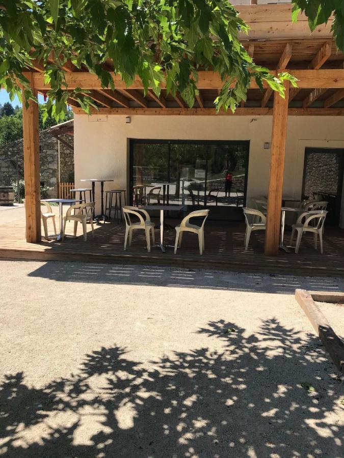 Camping Les Berges Du Doux Colombier-le-Vieux Buitenkant foto
